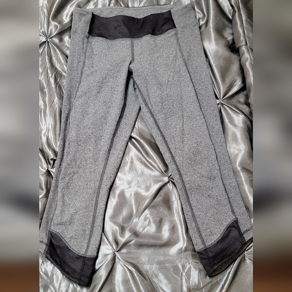 Lululemon motivated crop leggings